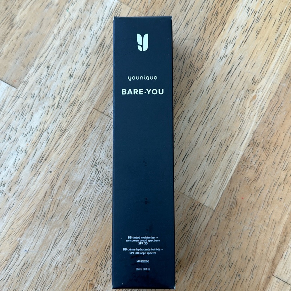Younique Bare You- BB Tinted Moisturizer light/medium